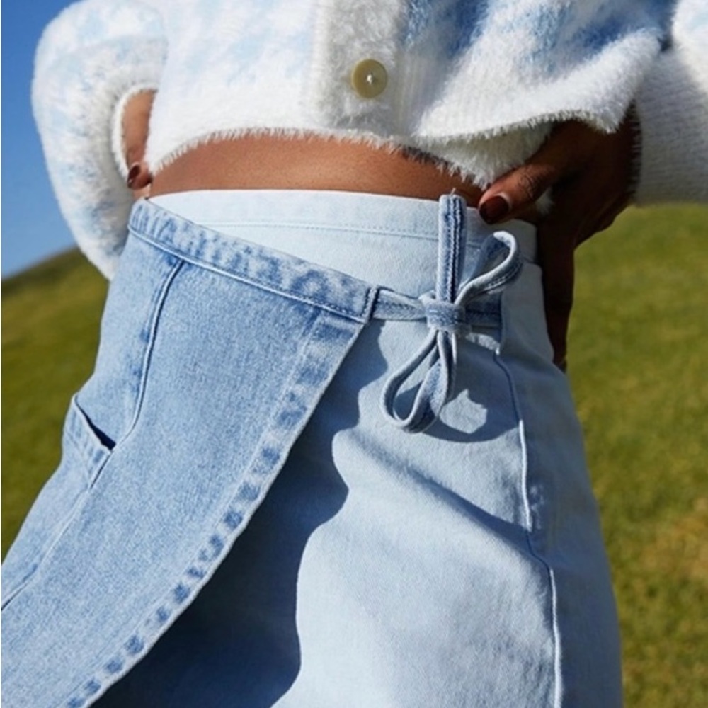 CUTE! PacSun Two-Tone Blue Denim Pocket Wrap Mini Skirt 26 Coastal Cowgirl EYC